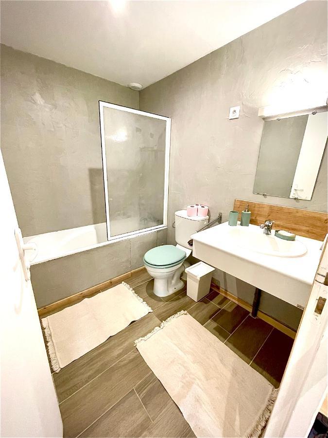 Le Tivoli Apartment Bagneres-de-Bigorre Bagian luar foto